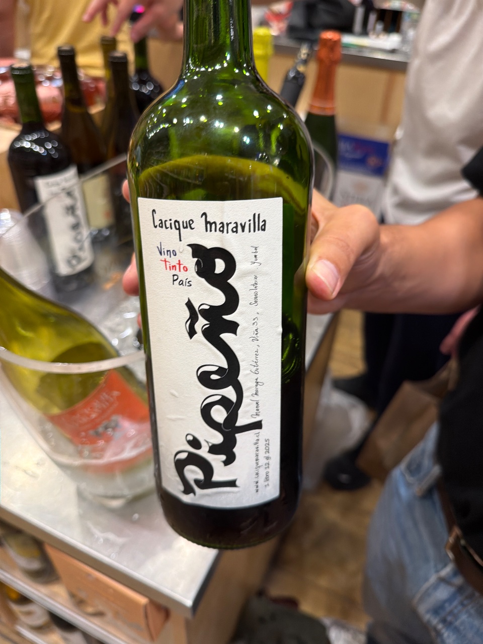 Cacique Maravilla Pipeño bottle