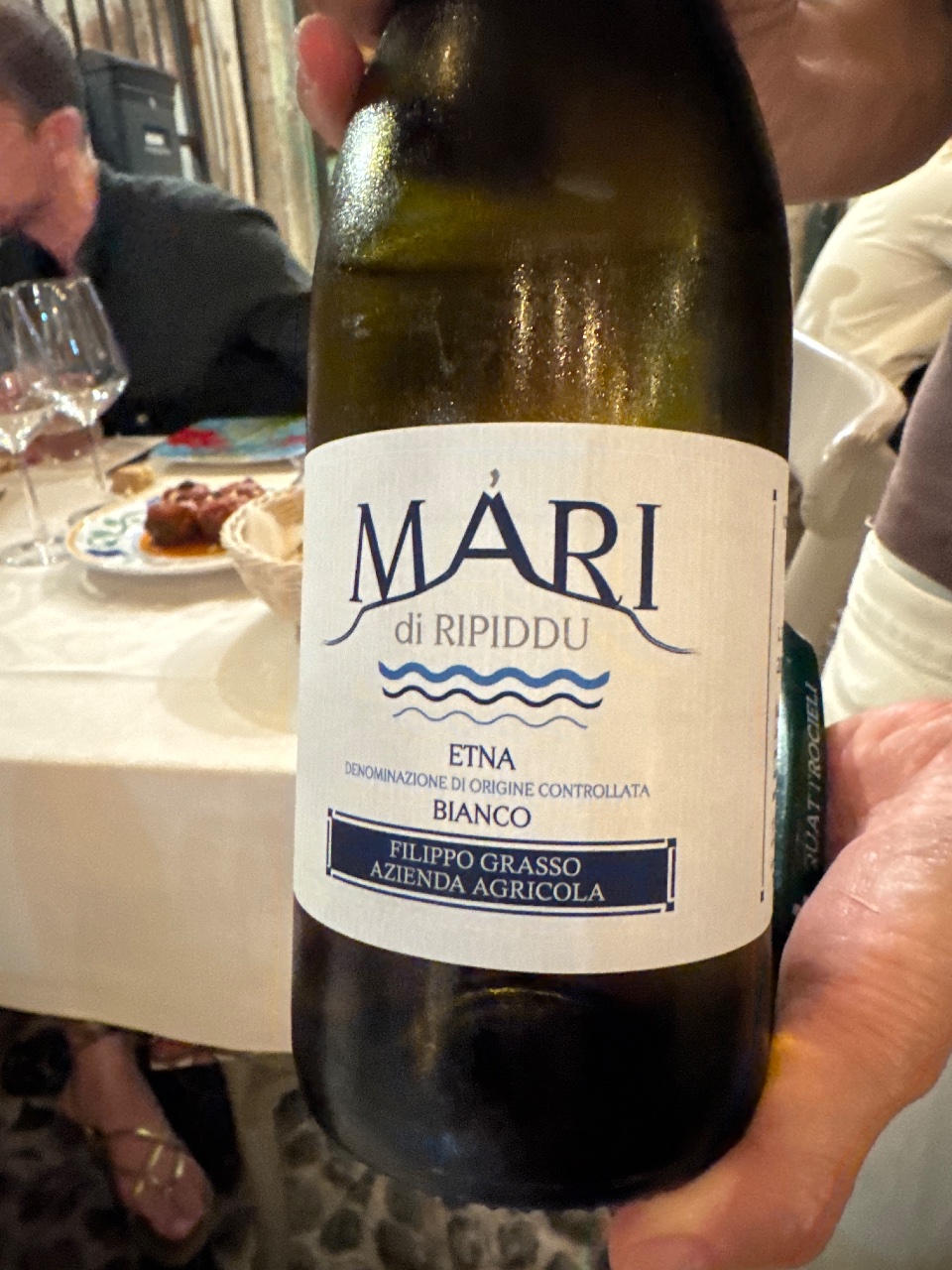 Filippo Grasso Azienda Agricola Mari di Ripiddu Etna Bianco bottle label
