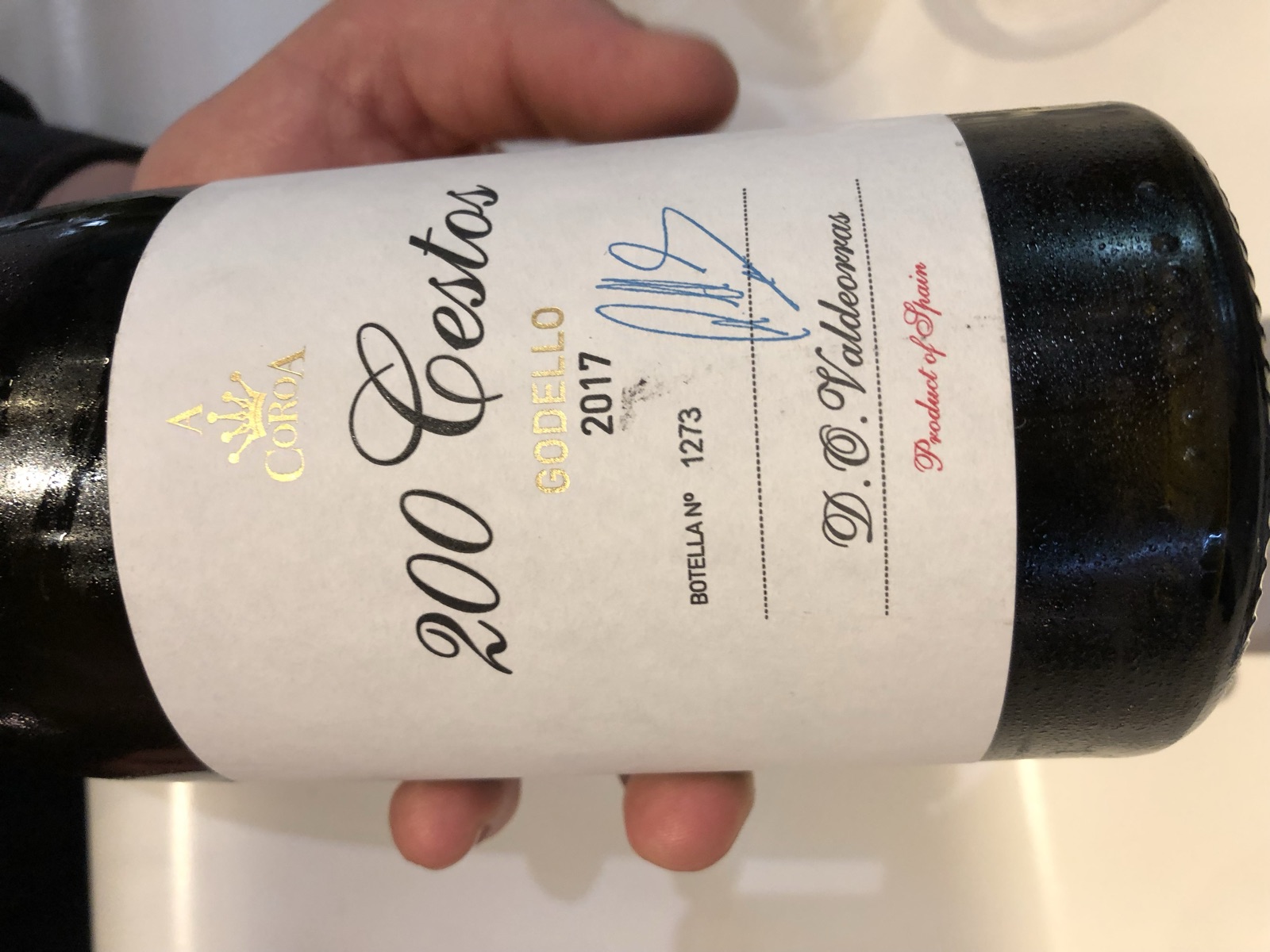 A Coroa 200 Cestos bottle label