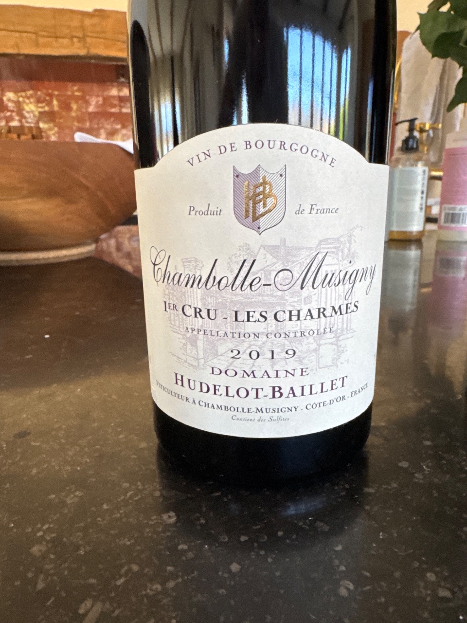 Domaine Hudelot-Baillet Chambolle-Musigny 1er Cru - Les Charmes bottle